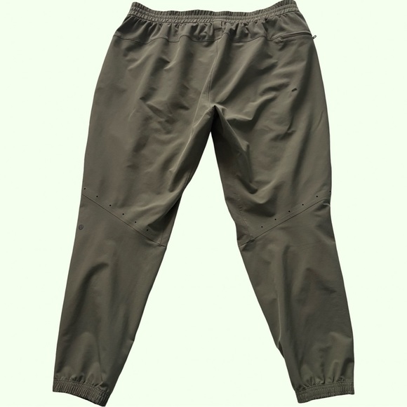 Lululemon Men’s License To Train Joggers Pants Light Green Workout - Picture 2 of 13